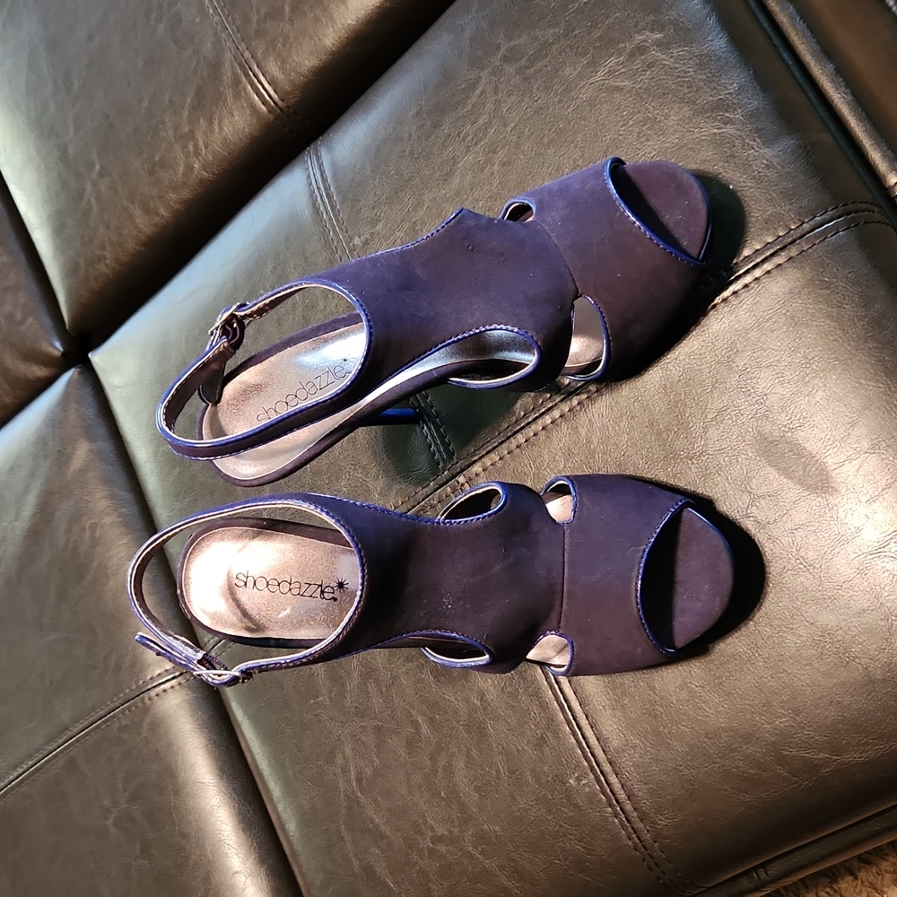 Open toe. Purple heel